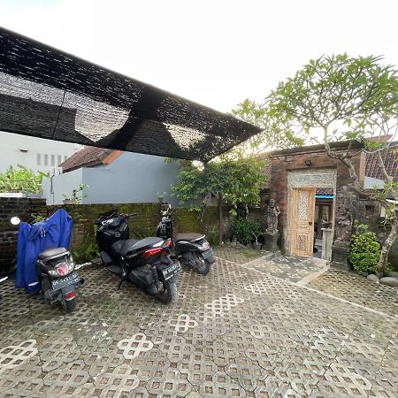 Belimbing Guest House Canggu Eksteriør billede